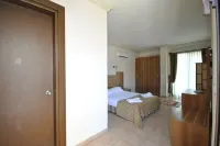 MG Moms Hotel
