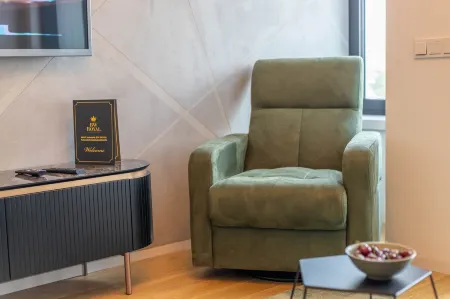 Apartments Royal - Sakura Park Отели рядом с достопримечательностью «Republic Square»