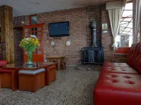 Hotel Refugio Santa Ines Hotels in Акитания