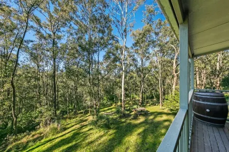 Cottages on Mount View Отели рядом с достопримечательностью «Petersons Wines»