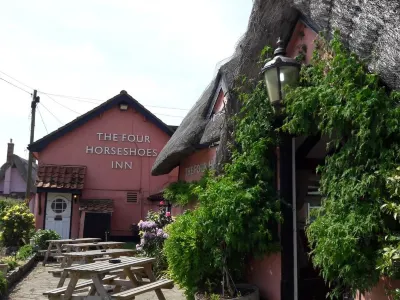 The Four Horseshoes Hotel a Scole