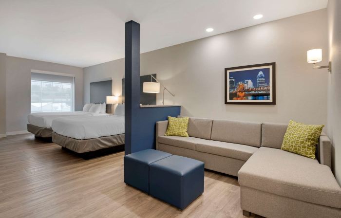 Comfort Suites Cincinnati University - Downtown