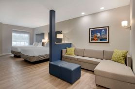 Comfort Suites Cincinnati University - Downtown