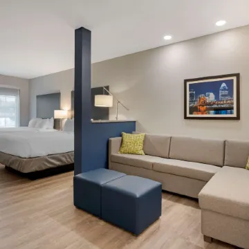 Comfort Suites Cincinnati University - Downtown