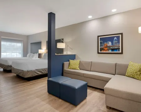 Comfort Suites Cincinnati University - Downtown Hotels in Hamilton County