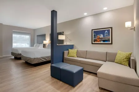 Comfort Suites Cincinnati University - Downtown