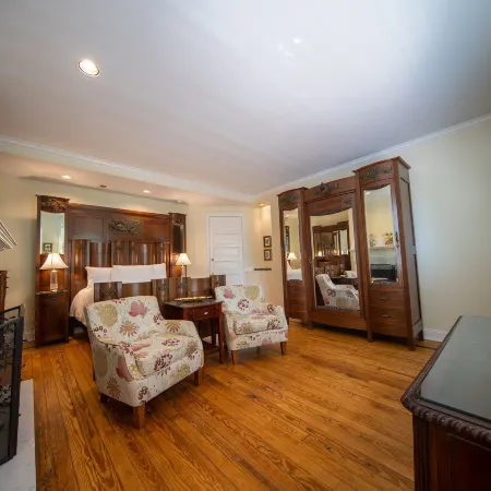 The Edenton Collection-The Granville Queen Inn