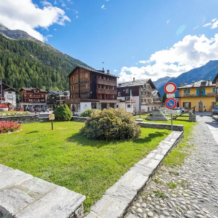 Monterosa Cozy Apartment 200m from Ski - Happy Rentals