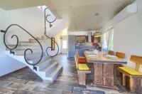 Pax House 2 Hotels in Cres
