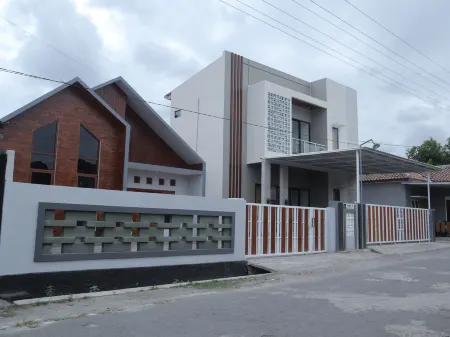 The Maguwo Premiere Kost Ekslusif Отели рядом с достопримечательностью «Blue Lagoon Sendang Tirta Budi»