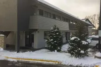 Motel 6 Burnsville, MN - Parking