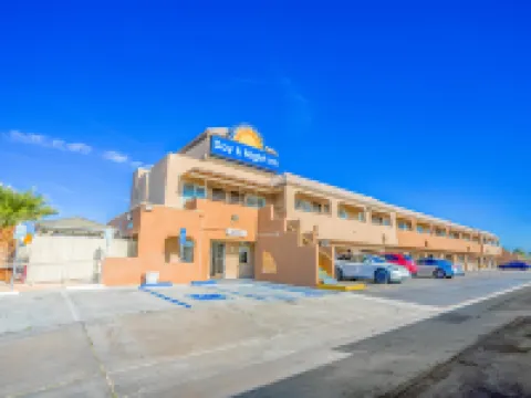 Day & Night Inn Hotels in Hesperia