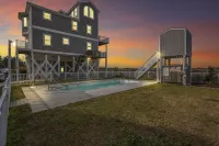 4BR/4BA - pool, elevator, deeded beach access, 2 king suites & AMAZING views!