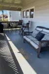 Cozy 2 Bed 2 Bath Lake Front Cottage