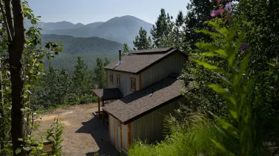 Mountain House Amazing view of Matanuska Peak