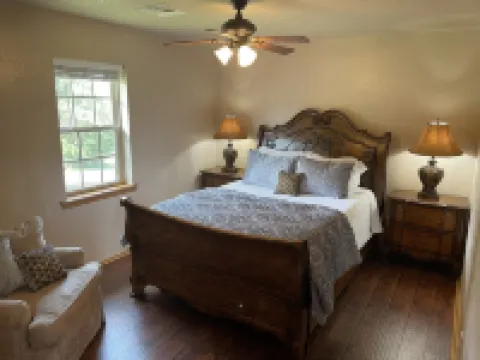 4 Bedroom on 15 Acres Near Crossbar Off Road Park & Turner Falls Hotels in Murray County