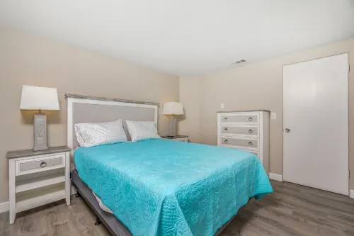 Amazing Gulf Beaches, Dearborn street min away. Heated Pool w/ Palm trees, Lanai