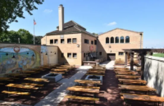 Charming Vintage Farmhouse 3 Bedroom Oasis