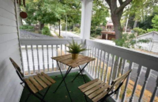 Charming Vintage Farmhouse 3 Bedroom Oasis