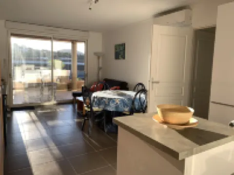 Magnificent T2 in the Heart of Cavalaire, 4 ' Walk from the Beaches of the Center