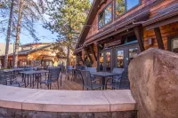 Private Hot Tub and Spacious Loft with Bikes - Gorgeous Retreat