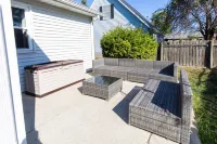 Private Community Near Main Street Activities - Charming Cozy Retreat Hotels in Vermilion