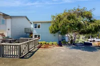Elegant ocean-view home with firepit & W/D - walk to Moonstone Beach