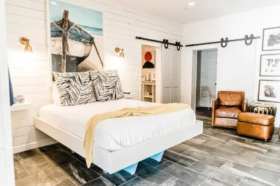 NEW!  Fairhope’s most unique and spacious . Families, couples and pet friendl