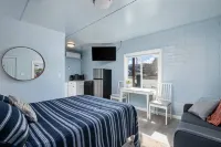 Beachfront Access and Cozy Patio Area - Charming Cottage Haven Hotels in Rockaway Beach
