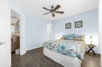 Charming Beach Escape, Steps to Dining and Shops - Cozy Coastal Haven