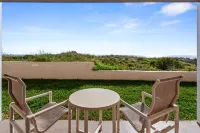 Ocean View and Jacuzzi Tub - Cozy Tropical Retreat