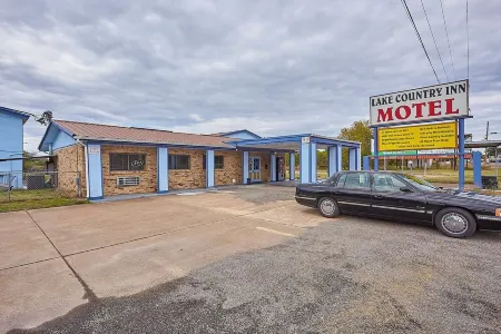 DELUXE ROOMS MOTEL - Newly Remodeled- 4+ Reviews - Big Parking - Trinity TX. Отели в г. Trinity County