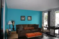 Stylish Retreat - Modern Condo with WiFi, Full Kitchen Hotels in Bremerton