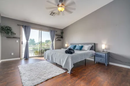 Themed Rooms, Outdoor Kitchen and Scenic Views - Charming Family Retreat Отели в г. Авондейл