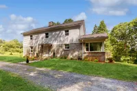 Fieldcrest Hotels near Sliding Rock