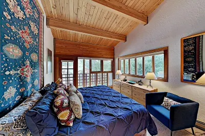 Slopeside Penthouse | 2 Mountain-View Balconies, Fireplace & Covered Parking Hotels near Williams Lake