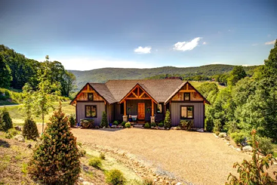 Expansive Views and Cozy Outdoor Firepit - Stunning Mountain Haven
