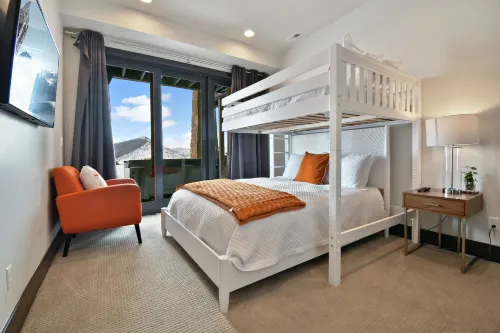 Free Mountain Bikes! on Canyons Golf Course with Hot Tub, Multiple Balconies and BBQ Grill
