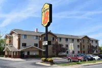 Super 8 by Wyndham Newport News Hôtels à proximité de la Newport News Amtrek Station