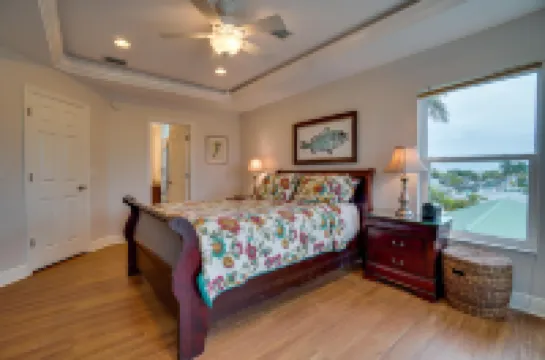 Heated Pool and Luxurious Amenities - Beautiful Key West Style Oasis