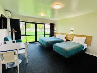 Airport Gold Star Motel - Kolam Renang
