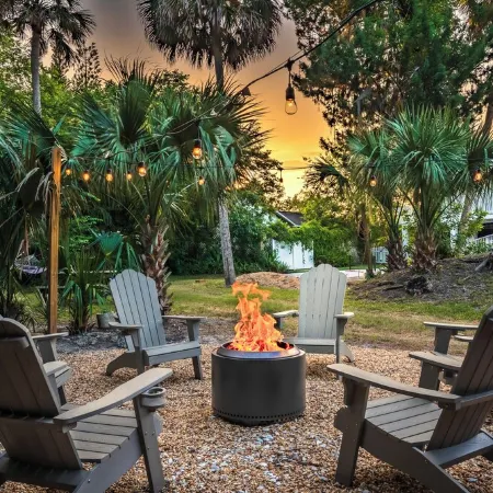 1 Min Private Beach & River Access w Movie Room, Heated Pool, Kayaks & Game Room