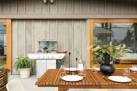 Ocean Views and Serene Patio - Lavish Californian Retreat Encinitas Community Park附近的飯店