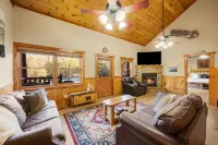 Private Heated Indoor Pool and Arcade Games - Stunning Cabin Retreat Hotels in Cosby