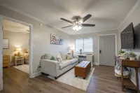 Tallahassee Gem-Next to Doak and CollegeTown-Ideal for FSU weekend.3 minute walk