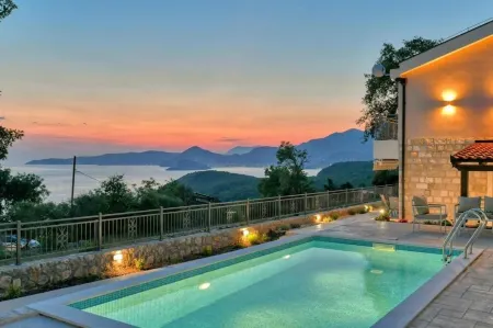 Seaview Villa Lavanda with pool