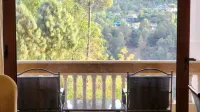 Hotel Royal Ark - Kasauli - Mountain view