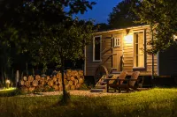 Schloss Kaarz Mit Park Hotels in Warin