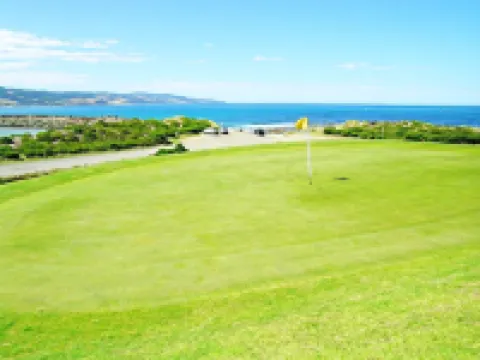 雷維爾船屋酒店