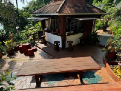 เกาะหมาก บุรีฮัท เนเชอรัล รีสอร์ท โรงแรมในเกาะหมาก